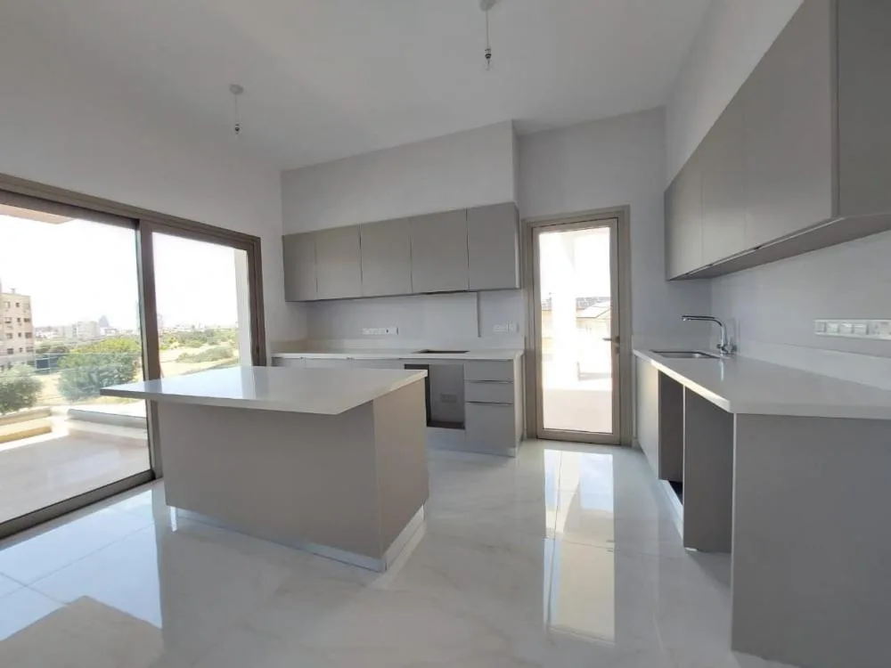 ROYAL COURT 202