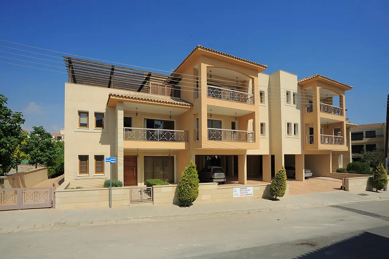 Pantheon Residences — טרספנו
