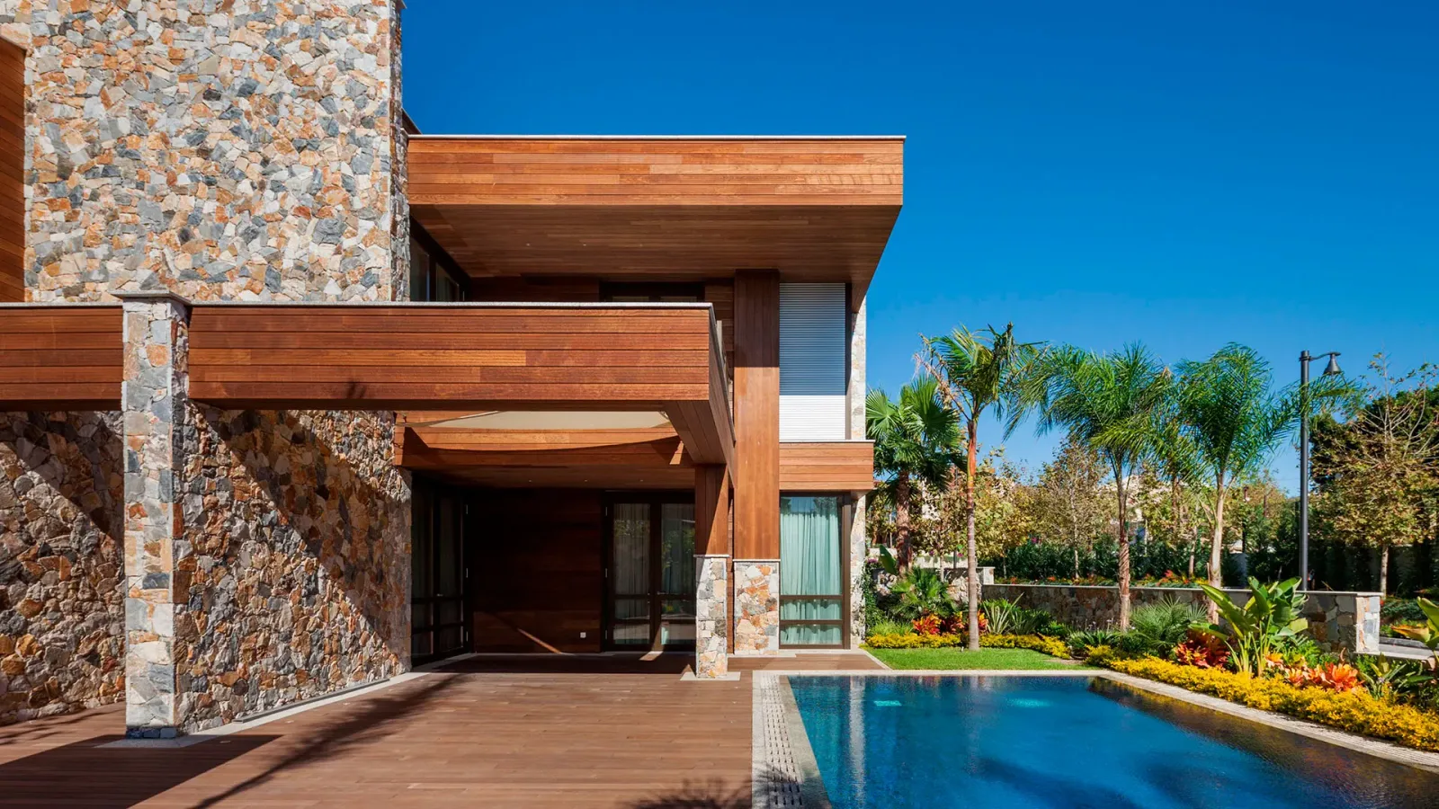 PARK SUITES & VILLAS Limassol