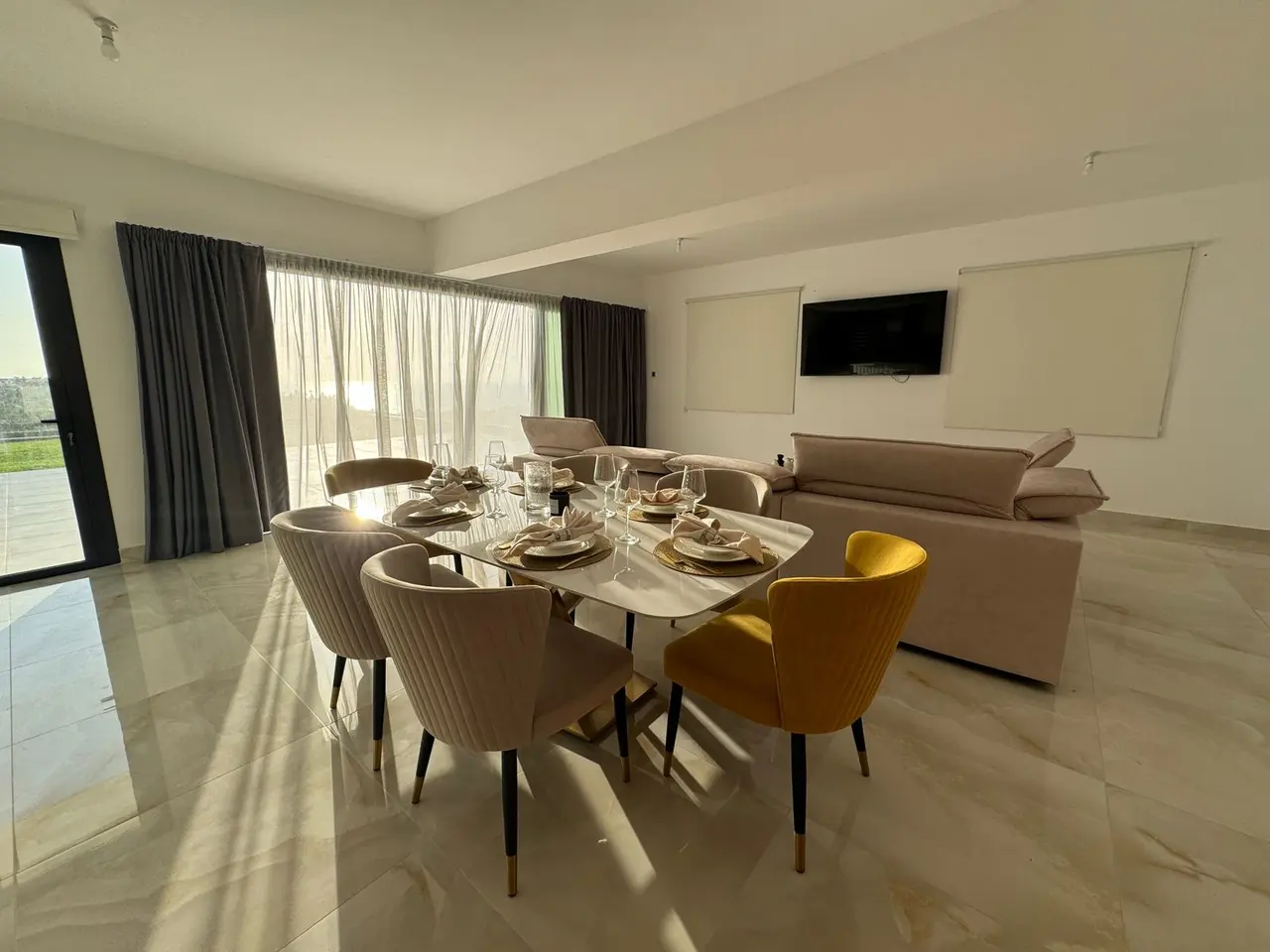 Chloraka Seaview – דירות 1, 2, 3 חדרי שינה ופנטהאוז