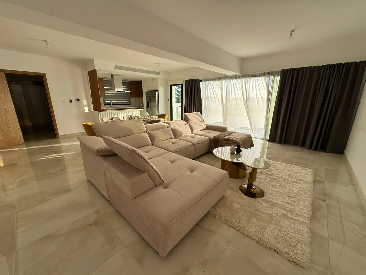 Chloraka Seaview – דירות 1, 2, 3 חדרי שינה ופנטהאוז