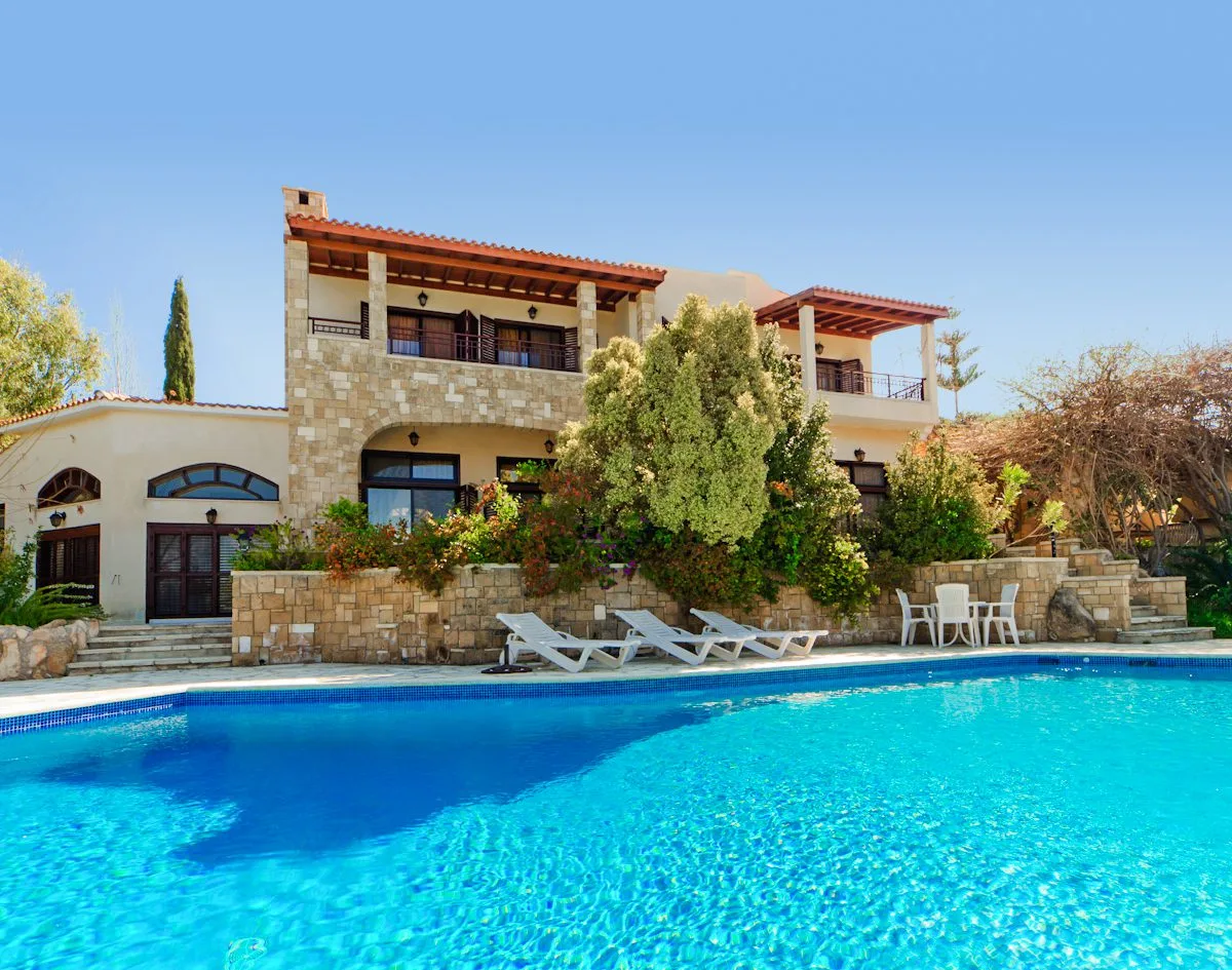 Zelemenos Village