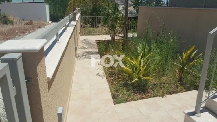 בית פרטי 6 חד׳ למכירה באגיה פילה