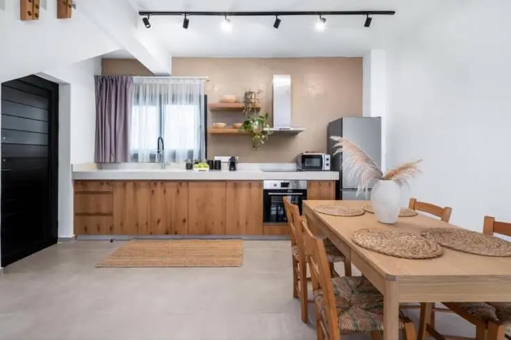 Spacious Furnished Apartment in Statos–Agios Fotios