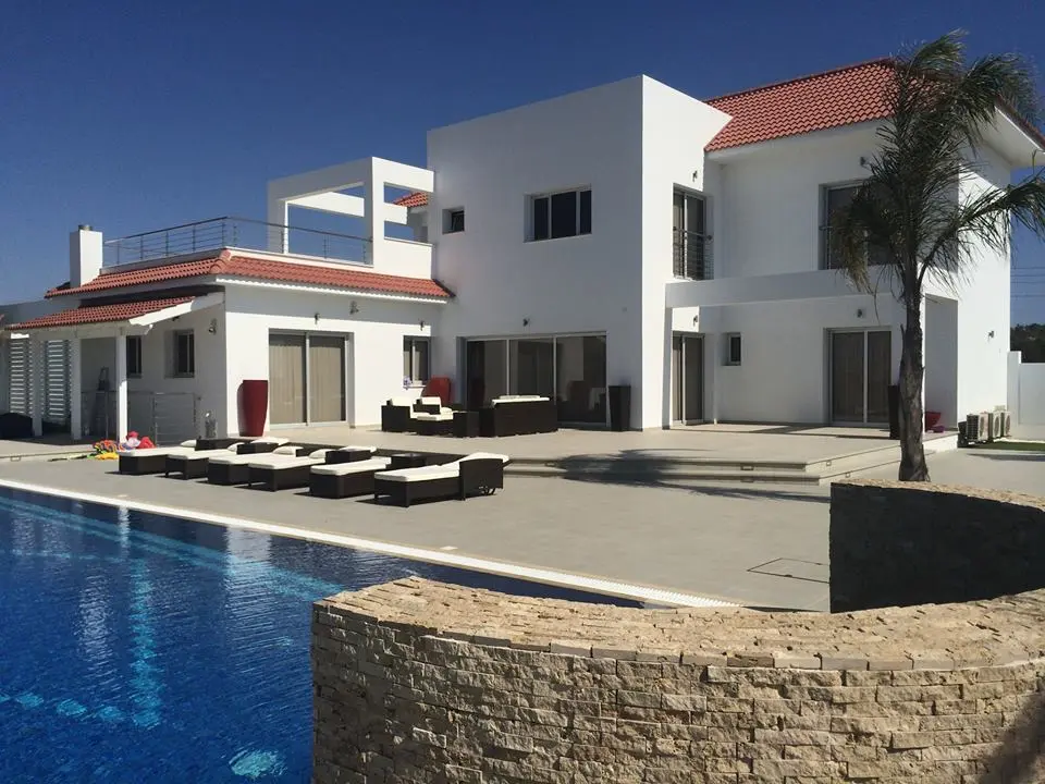 Konnos Bay Villas