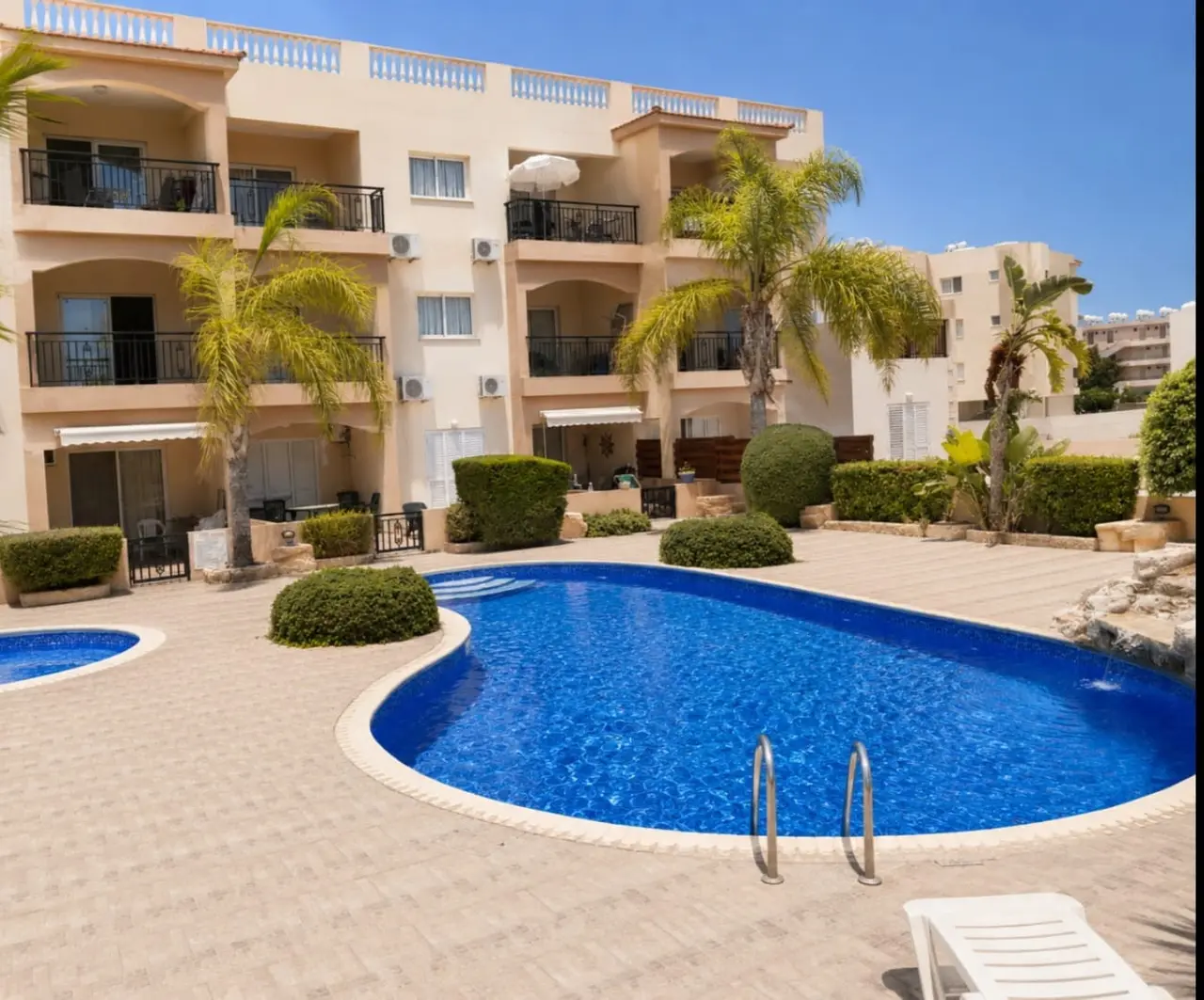 Spacious 2-Bedroom Ground Floor Apartment in Universal – Pet Friendly