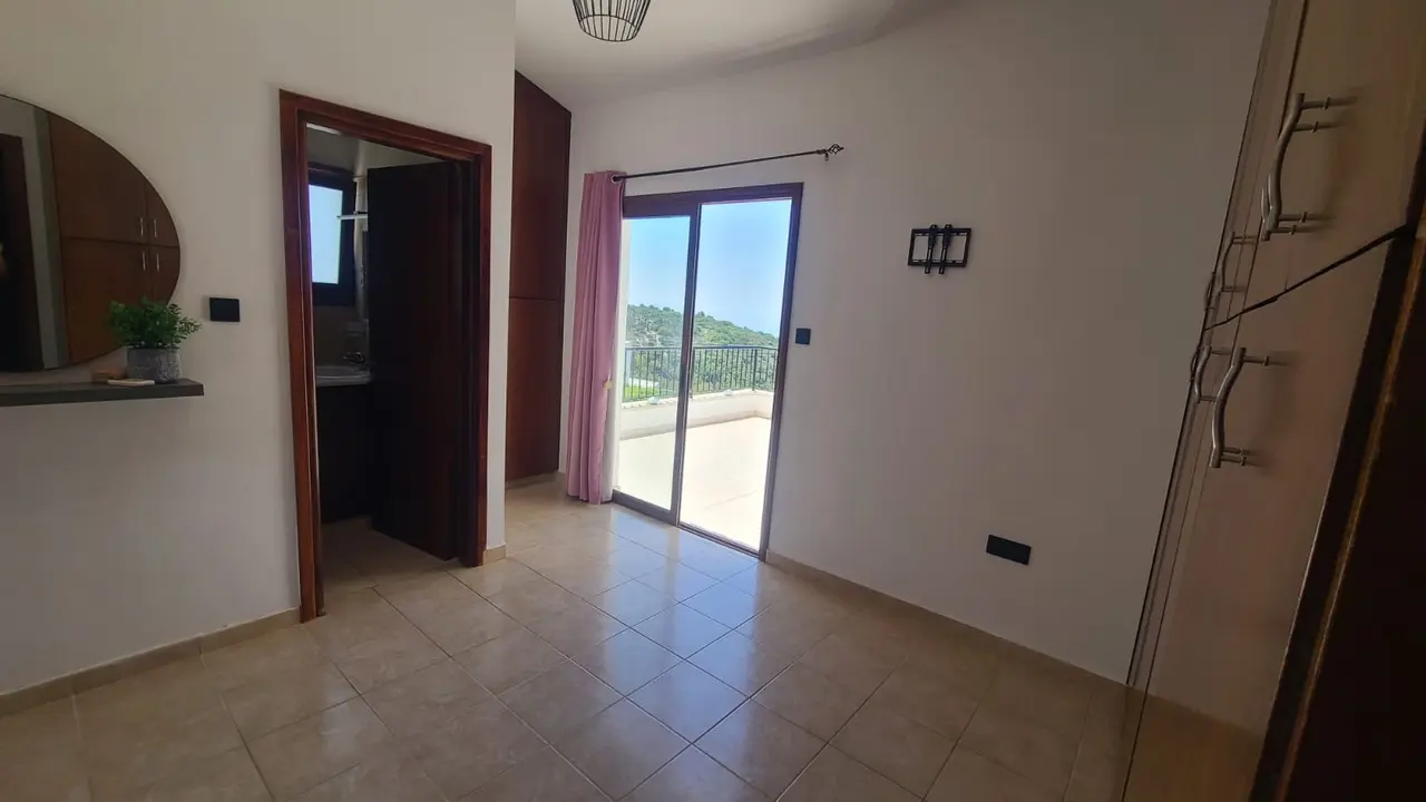 For Sale Resale Villa in Tsada with Pool