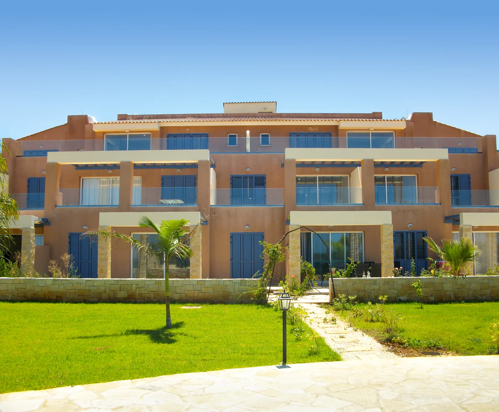 Akamantis Gardens