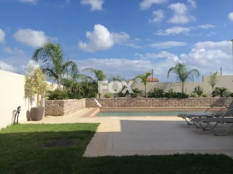 בית פרטי 5 חד׳ למכירה בקולוסי - אגיוס לוקאס